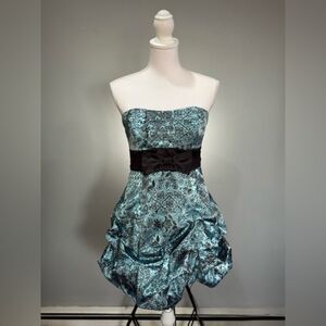 SALE! Blue/Black Ruby Rox Y2K Strapless Bubble Hem Dress Size 9 Juniors EUC